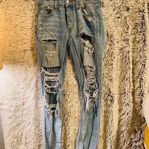 Ladies American Eagle Distressed Mom Jeans